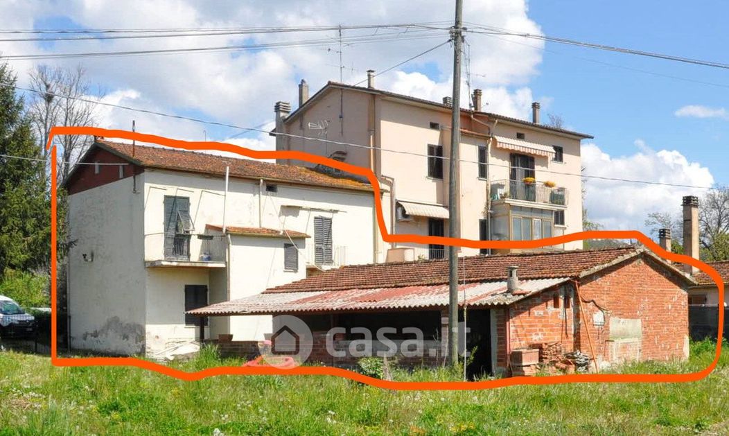 Casa indipendente in Vendita in Strada della Sella 20 a Arezzo
