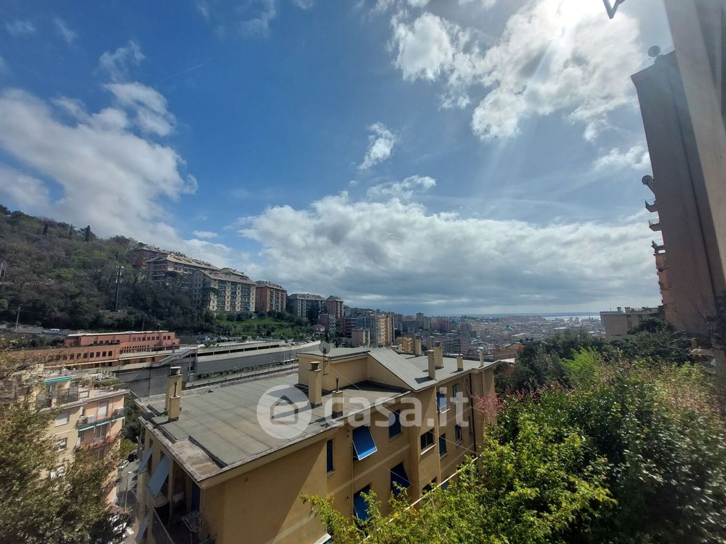 Appartamento in Vendita in Via Aurelio Robino a Genova