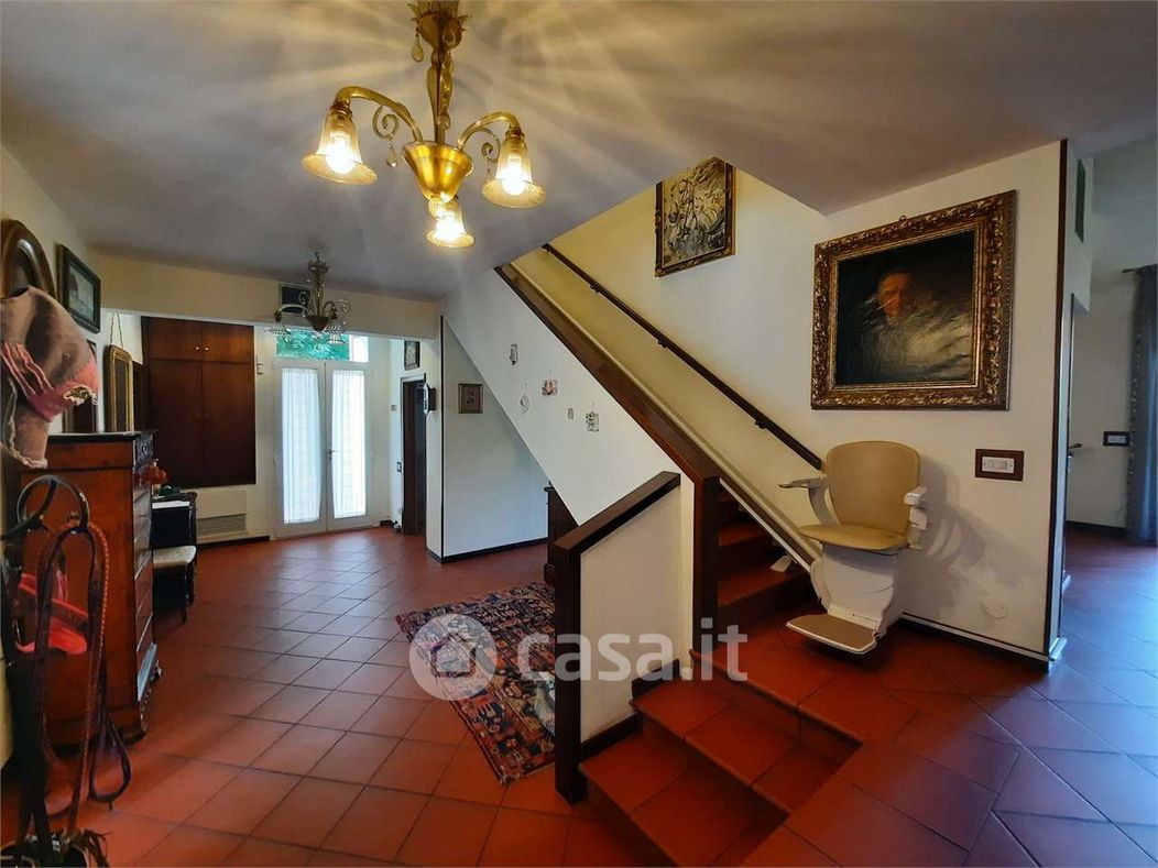 Villa in Vendita in Viale del Sagittario a Modena
