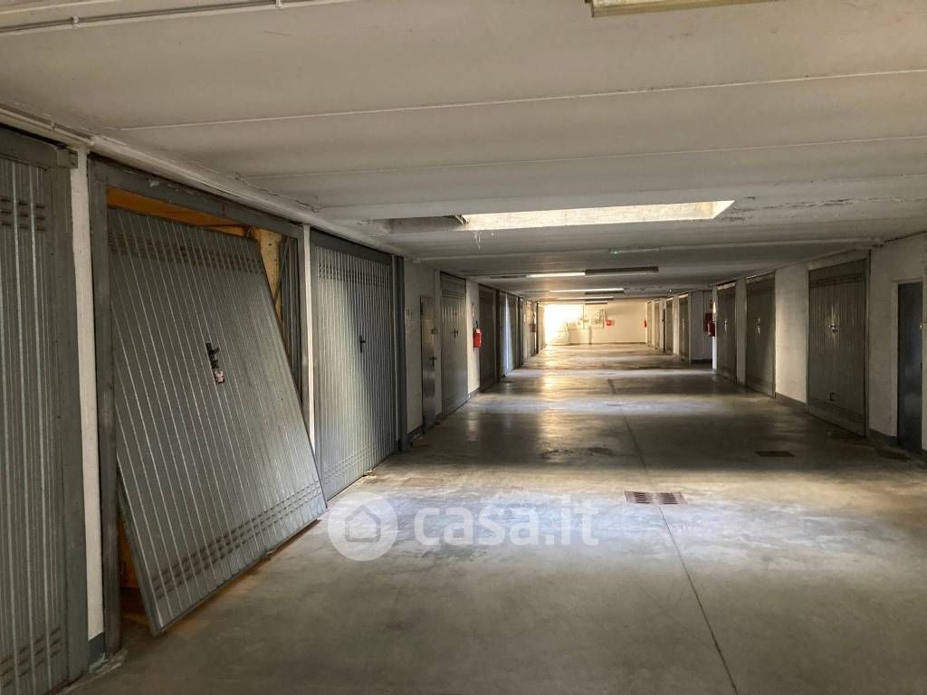 Garage/Posto auto in Vendita in martiri delle foibe a Biassono