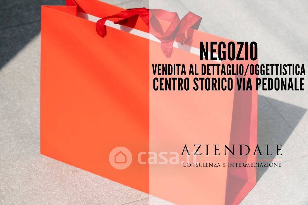 Negozio/Locale commerciale in Vendita in Piazza erbe a Verona