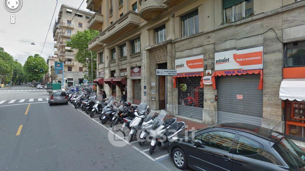 Negozio/Locale commerciale in Vendita in Via Alessandro Rimassa a Genova