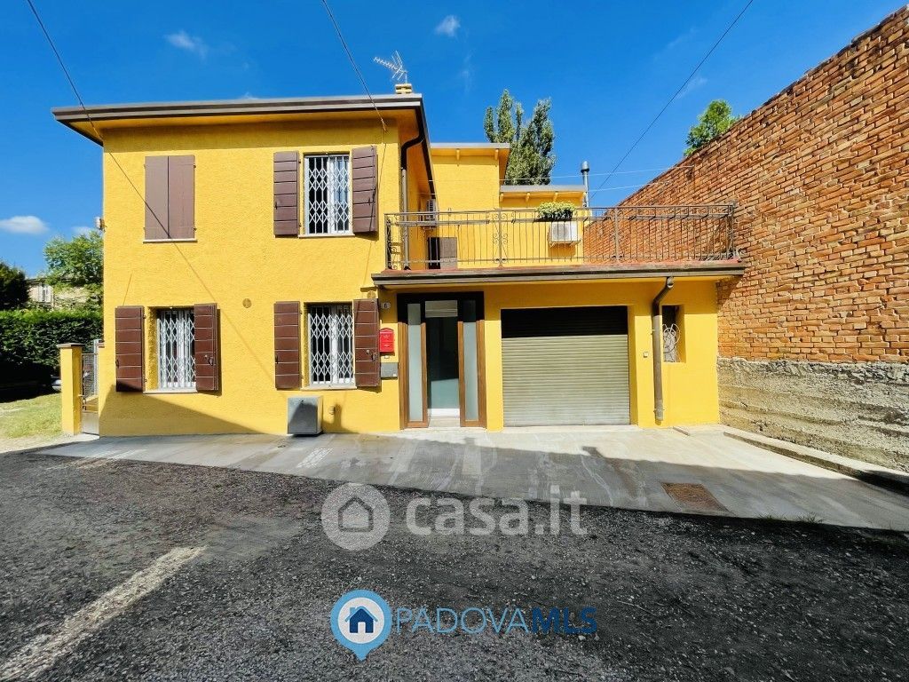 Casa Bi/Trifamiliare in Vendita in Via Gian Ludovico Lambertazzi a Padova