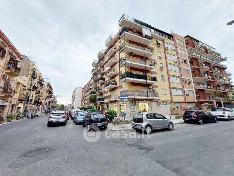 Appartamento in Vendita in Via Perpignano 186 a Palermo