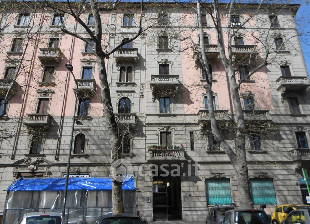 Appartamento in Vendita in Via Ruggero di Lauria 15 a Milano