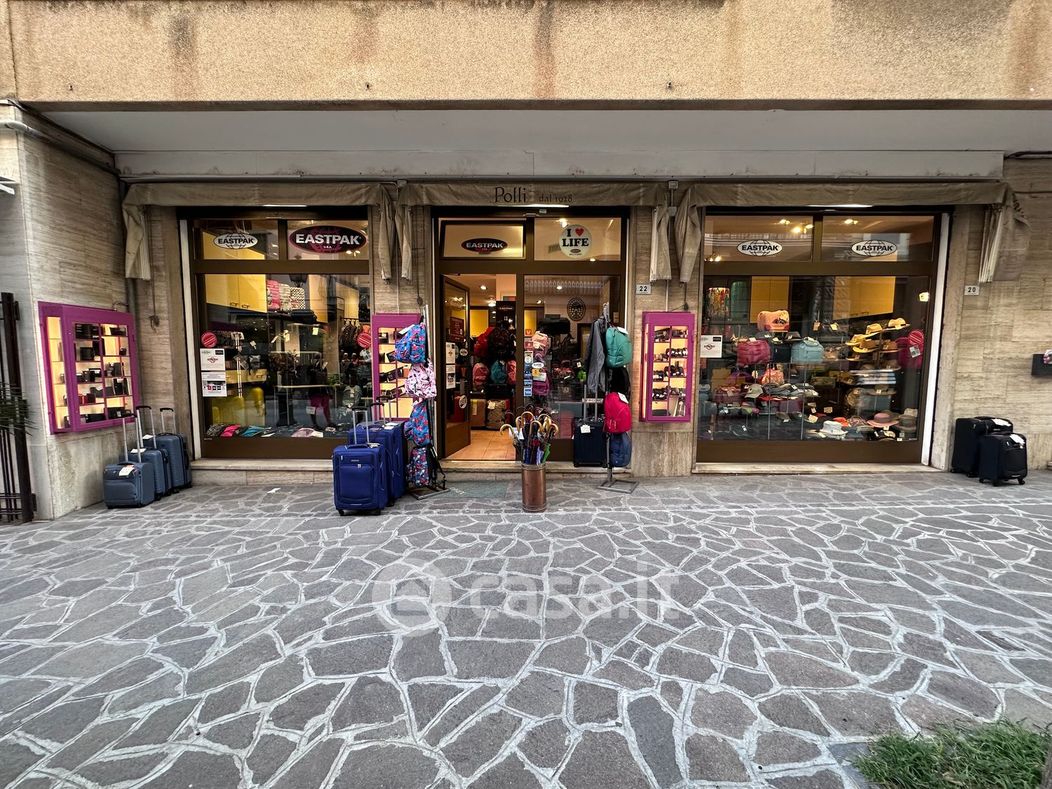 Negozio/Locale commerciale in Vendita in Via Don Minzoni a Alassio