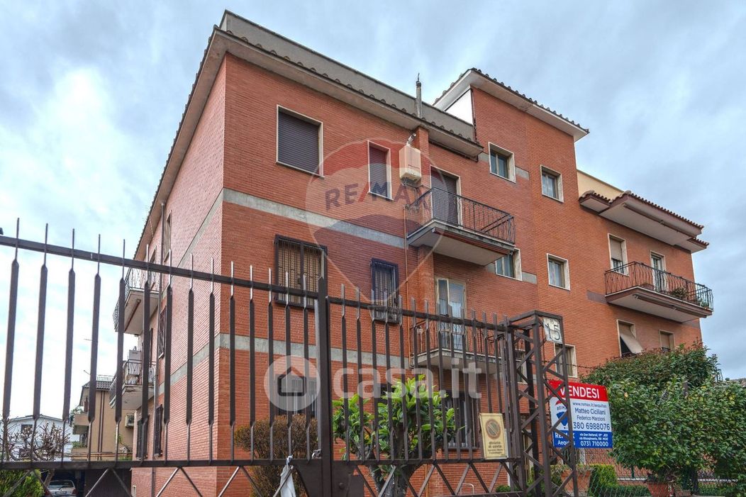 Appartamento in Vendita in Via Enrico Bernardi 19 a Roma