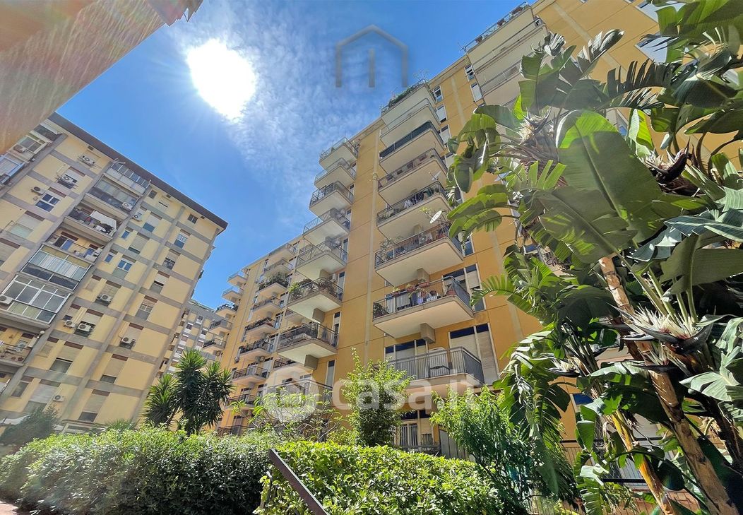 Appartamento in Vendita in Via Leonardo da Vinci 49 a Palermo