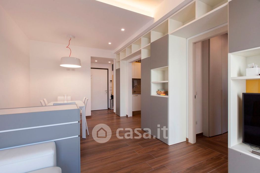 Appartamento in Affitto in Via Monte Grappa 20 a Milano