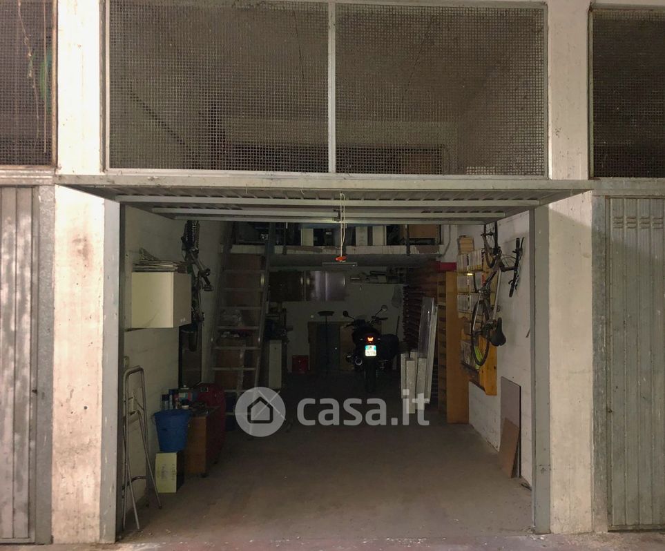 Garage/Posto auto in Vendita in Via Monti della Valchetta 72 a Roma