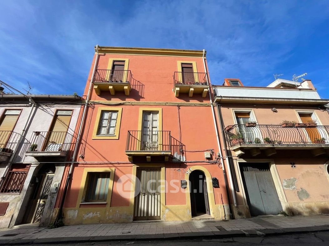 Casa indipendente in Vendita in Via Consolare Valeria 386 a Messina