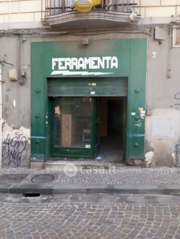 Negozio/Locale commerciale in Affitto in Via Gennaro Serra 45 a Napoli