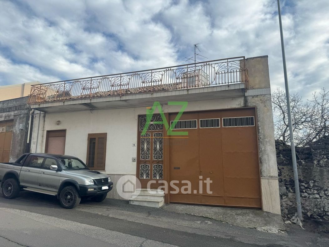 Casa Bi/Trifamiliare in Vendita in Via Marsala 15 a Belpasso