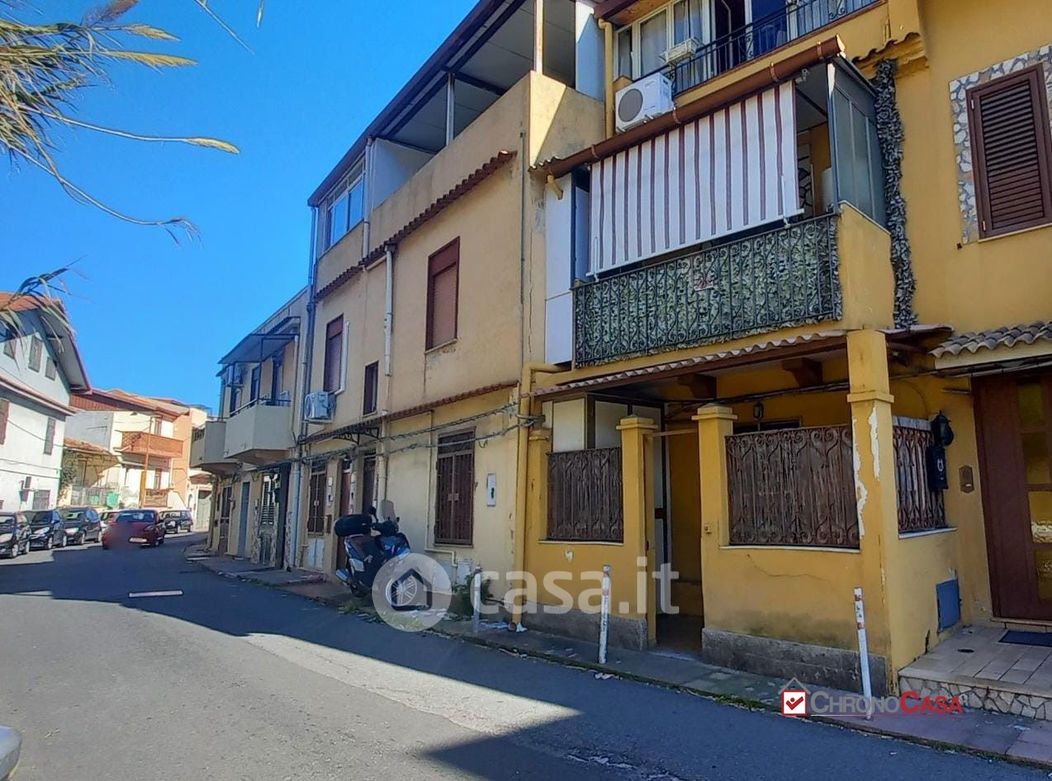 Casa Bi/Trifamiliare in Vendita in Via del Santo a Messina