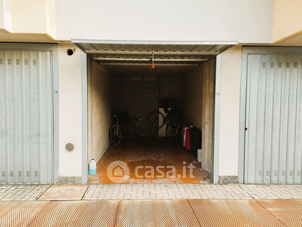 Garage/Posto auto in Vendita in Viale Curtatone 24 a Novara