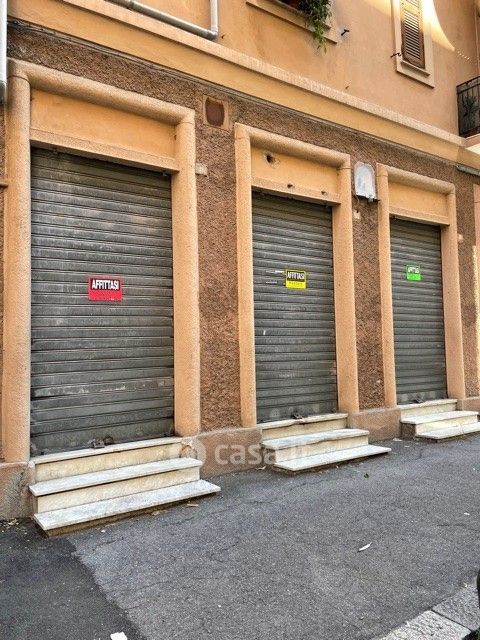 Negozio/Locale commerciale in Affitto in Salita Brasile a Genova