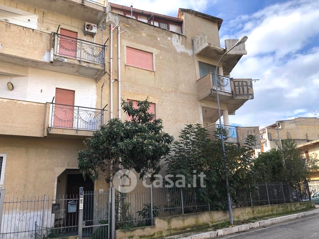 Appartamento in Vendita in Via Serradifalco a Bagheria