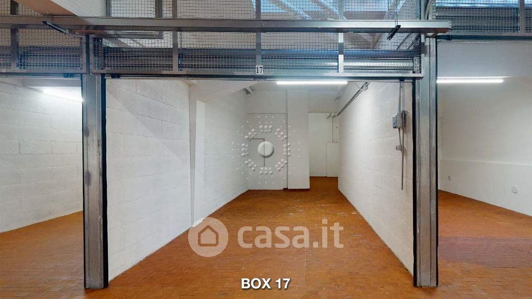 Box/posto auto in Vendita in Via di Novoli 77 b a Firenze