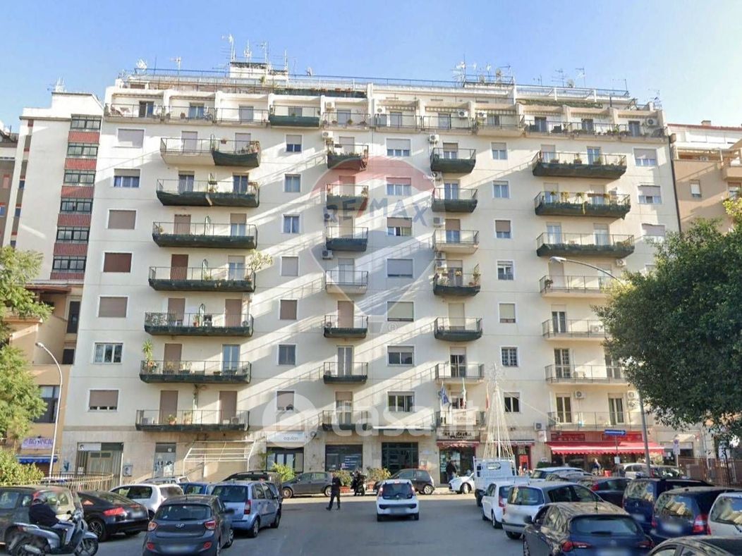 Appartamento in Vendita in Piazza Generale Euclide Turba 76 a Palermo