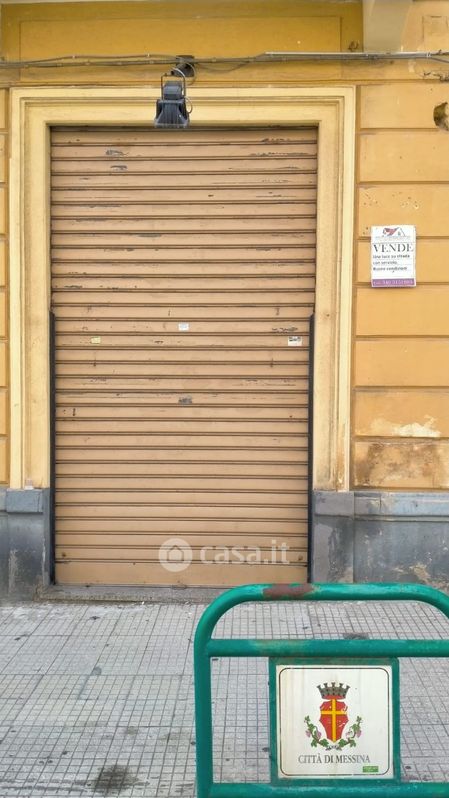 Negozio/Locale commerciale in Vendita in Via nino bixio a Messina