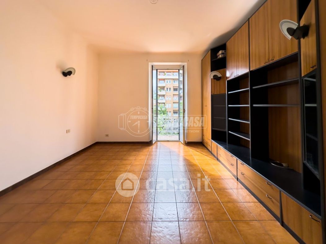Appartamento in Vendita in Via Angelo della Pergola 7 a Milano