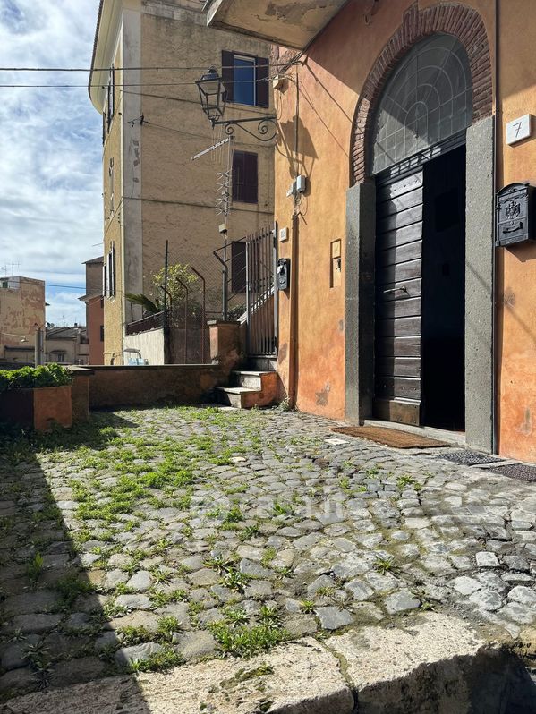 Appartamento in Affitto in Via Fratelli Cervi a Genzano di Roma
