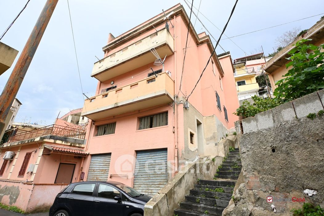 Appartamento in Vendita in Via Pietro Castelli a Messina