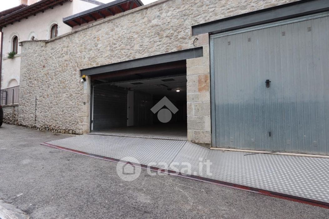 Garage/Posto auto in Affitto in Via Neri 1 a L'Aquila
