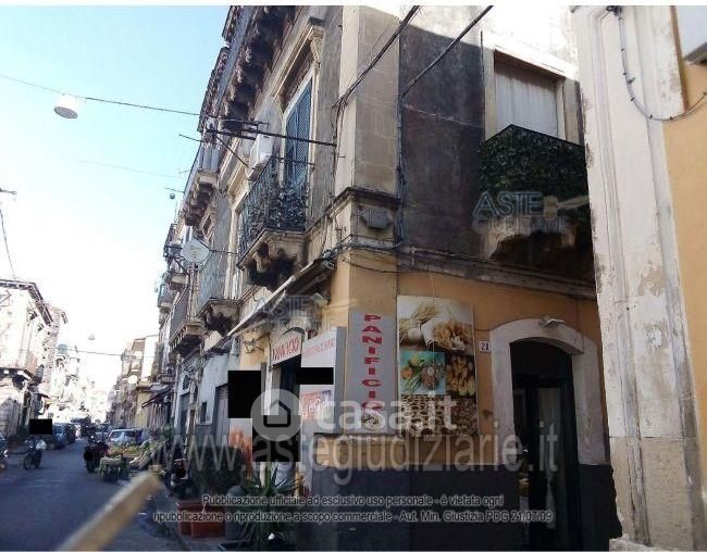 Appartamento in Vendita in Via Valenti 26 a Catania