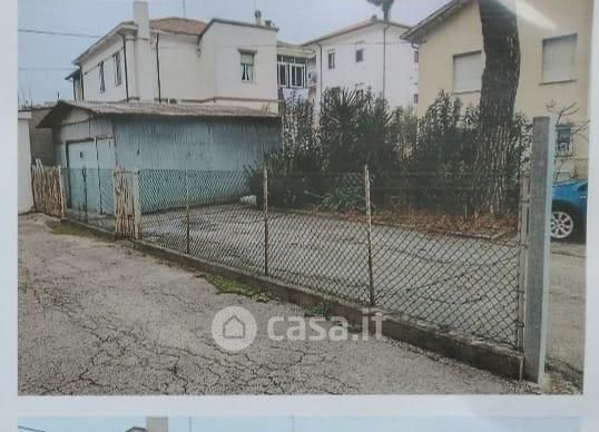 Garage/Posto auto in Vendita in Via Marecchiese a Rimini