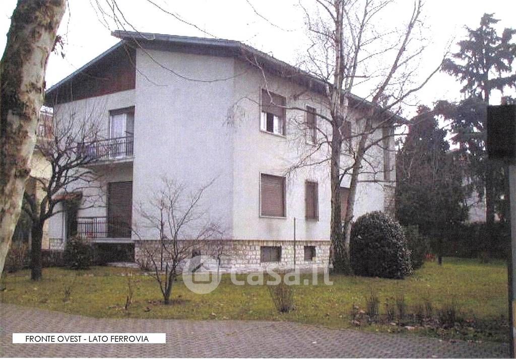 Villa in Vendita in Via giovanni paisiello 28 a Monza