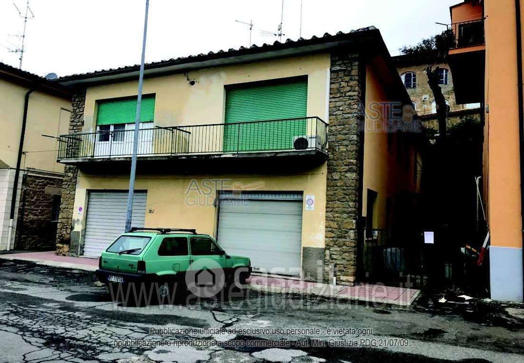 Appartamento in Vendita in Viale Cesare Battisti a Volterra