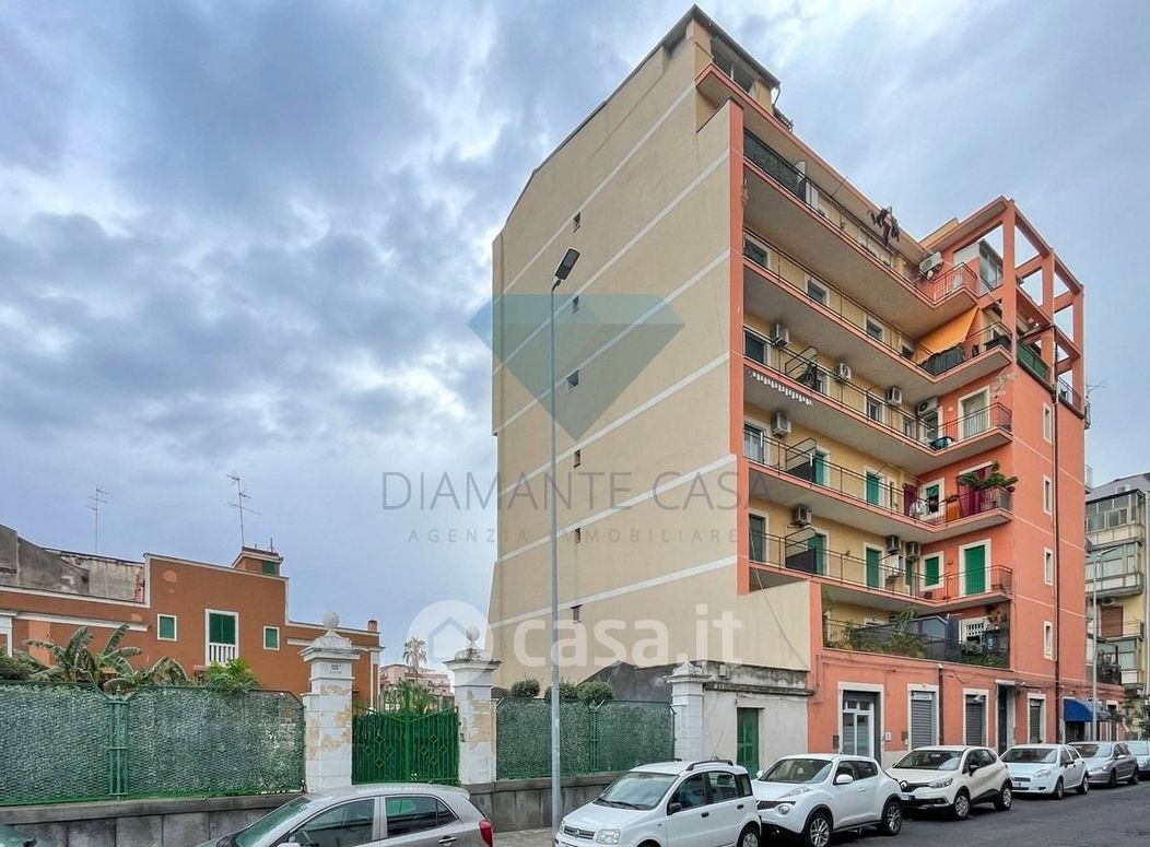 Appartamento in Vendita in Via Caduti del Lavoro 100 a Catania