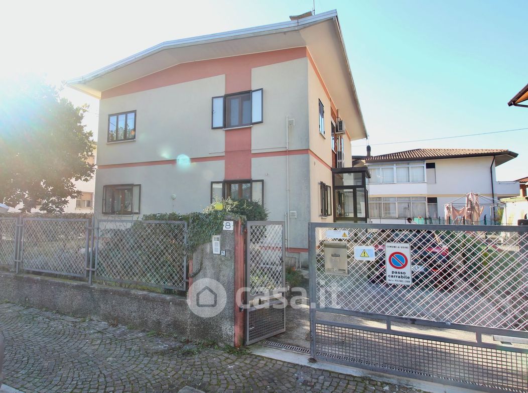 Casa Bi/Trifamiliare in Vendita in Via Valcellina a Udine