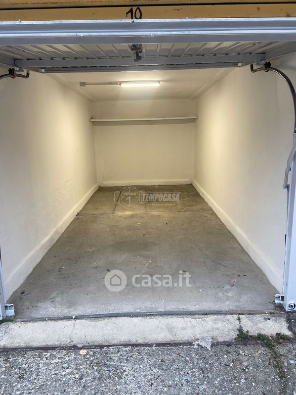 Garage/Posto auto in Vendita in Viale della Vittoria a Brugherio