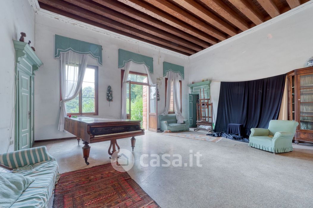 Villa in Vendita in Via D'Annunzio a Treviso