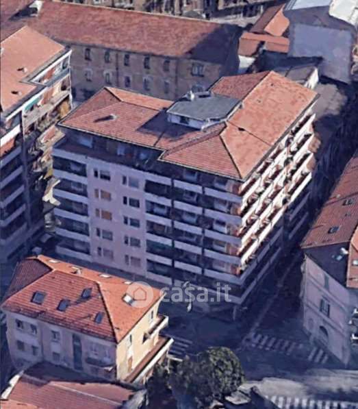 Appartamento in Vendita in Via Giuseppe Grandi 2 a Varese