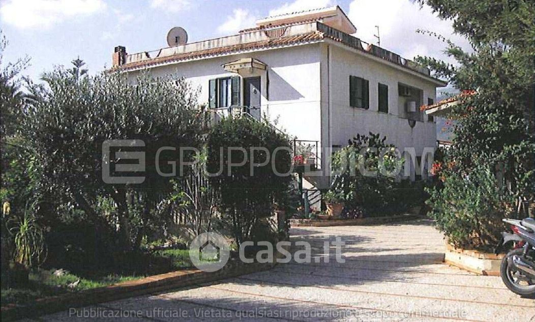 Villa in Vendita in Via Alcinoo a Palermo