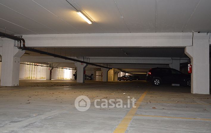 Garage/Posto auto in Vendita in Viale Pietro Toselli a Siena