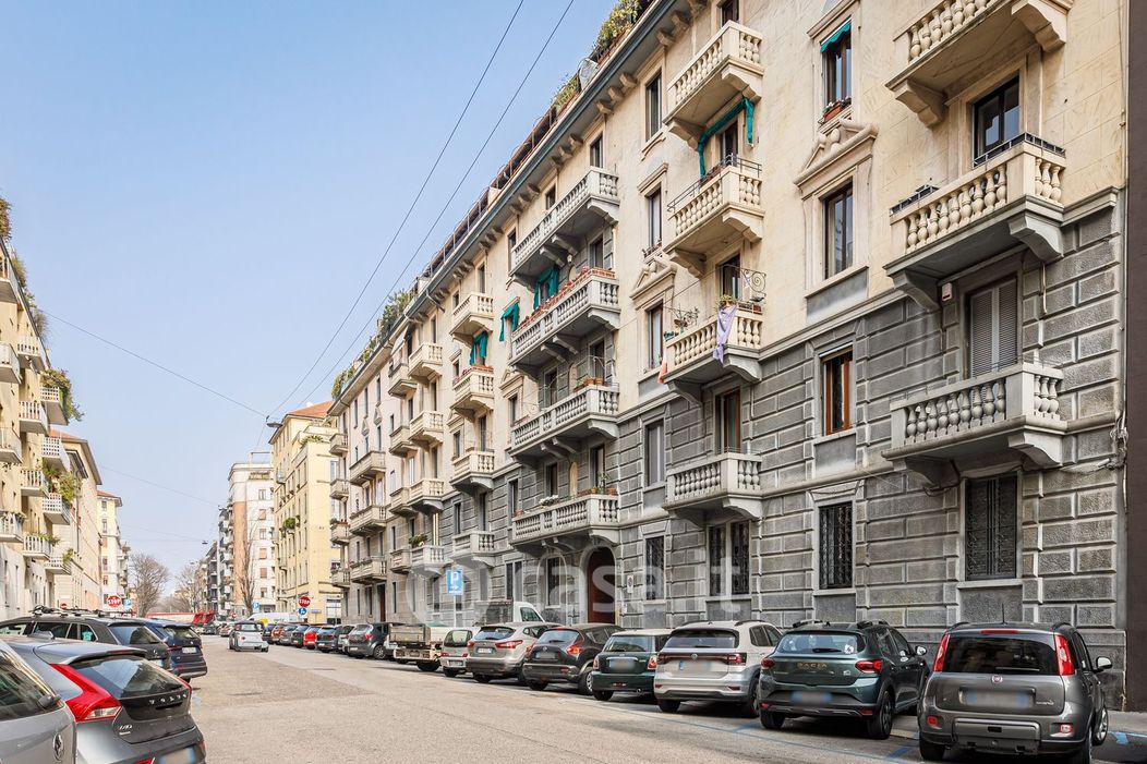 Appartamento in Vendita in Via Leopoldo Cicognara 6 a Milano