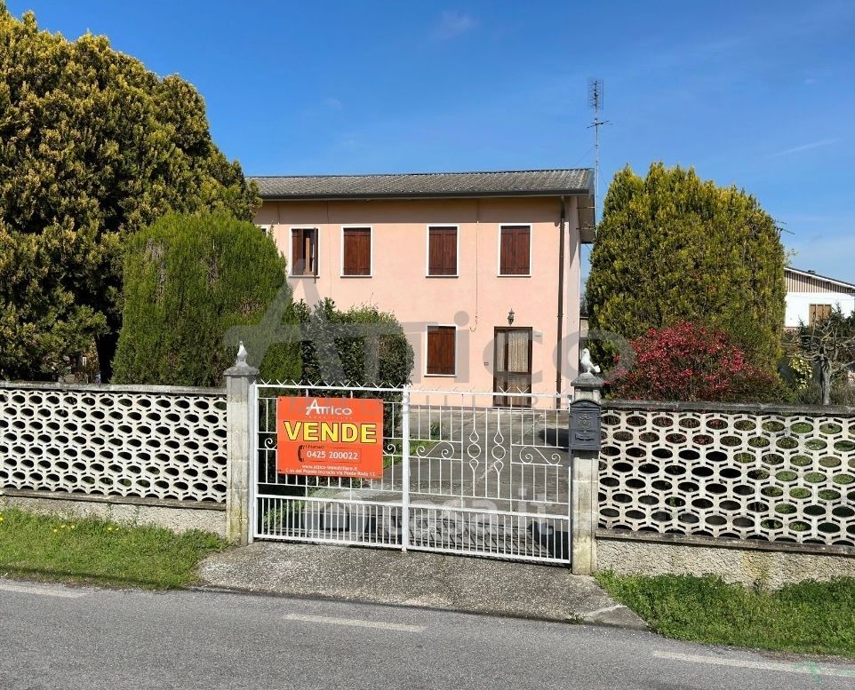 Casa indipendente in Vendita in Via O. Munerati 92 a Rovigo