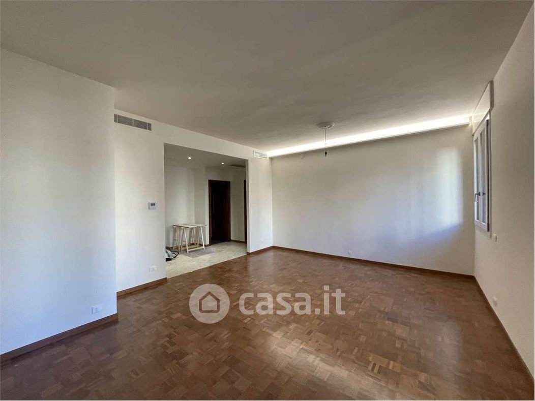 Appartamento in Vendita in Via G. Moreali a Modena