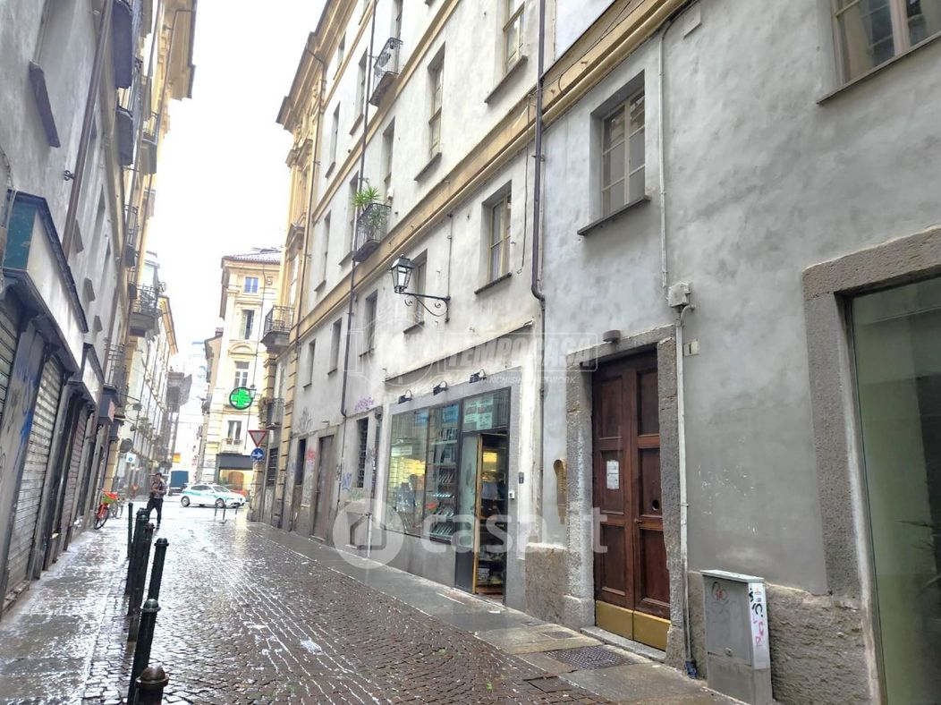 Appartamento in Vendita in Via Santa Chiara a Torino