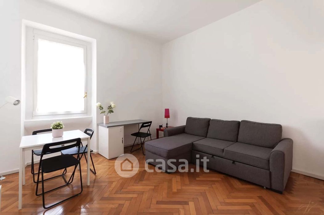 Appartamento in Affitto in Via Correggio 55 a Milano