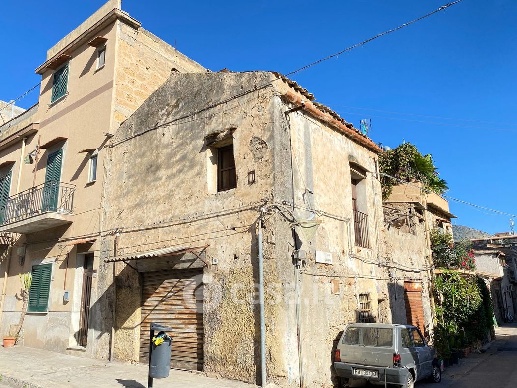 Appartamento in Vendita in Cortile Genova a Palermo