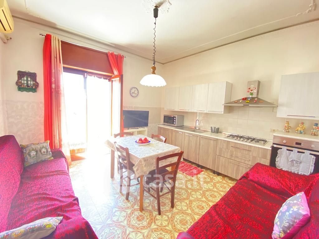 Appartamento in Vendita in Via Del Roveto a Catania