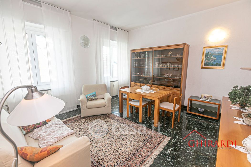 Appartamento in Affitto in Via Sapello 55 a Genova
