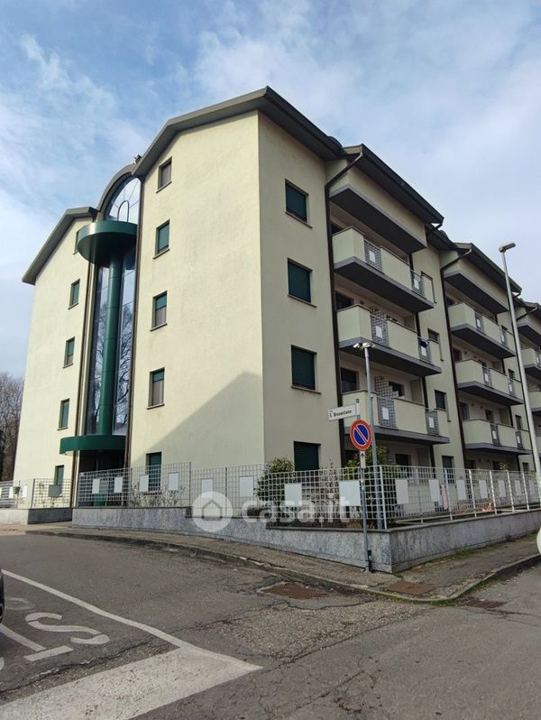 Appartamento in Vendita in Via Stefano Breventano a Pavia