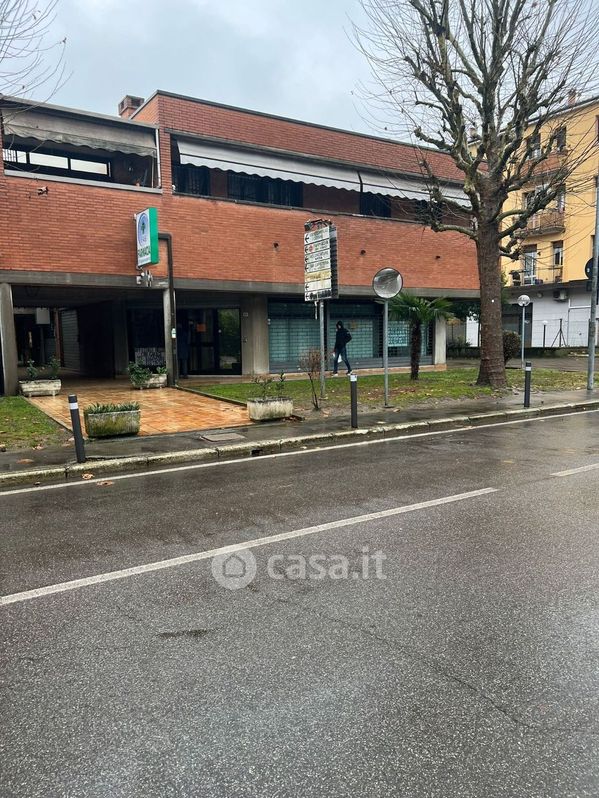 Negozio/Locale commerciale in Affitto in Via Cadriano 45 a Granarolo dell'Emilia