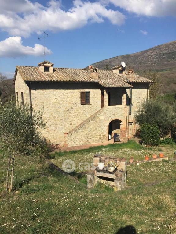Rustico/Casale in Vendita in Strada Cenerente - Colle Umberto a Perugia